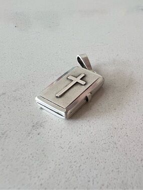 Vintage Sterling Silver Cross Photo Locket Pendant